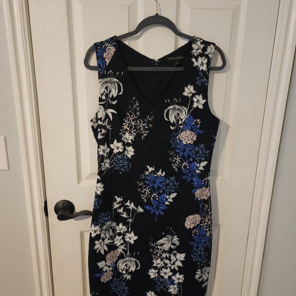 Banana Republic body con blue floral dress